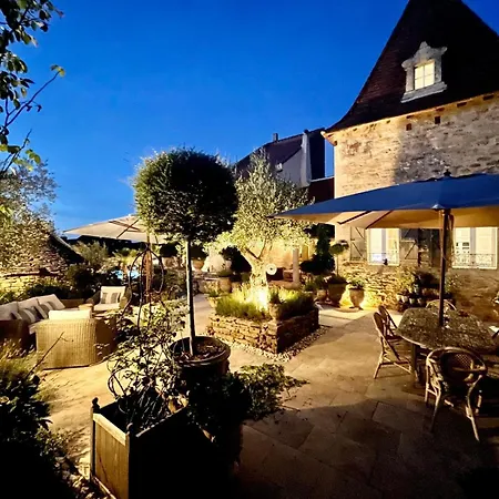 Exclusive With Pool Near Saint Cirq Lapopie Tranquil Luxury Bed & Breakfast 3*
