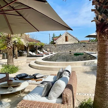 Exclusive With Pool Near Saint Cirq Lapopie Tranquil Luxury 3* Varaire