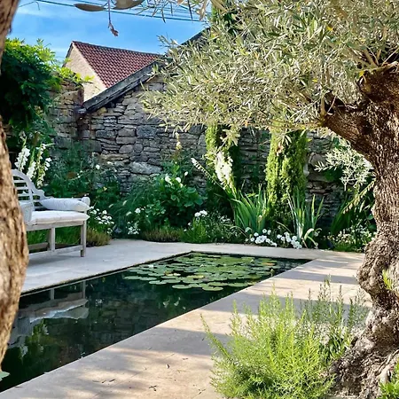 Exclusive With Pool Near Saint Cirq Lapopie Tranquil Luxury